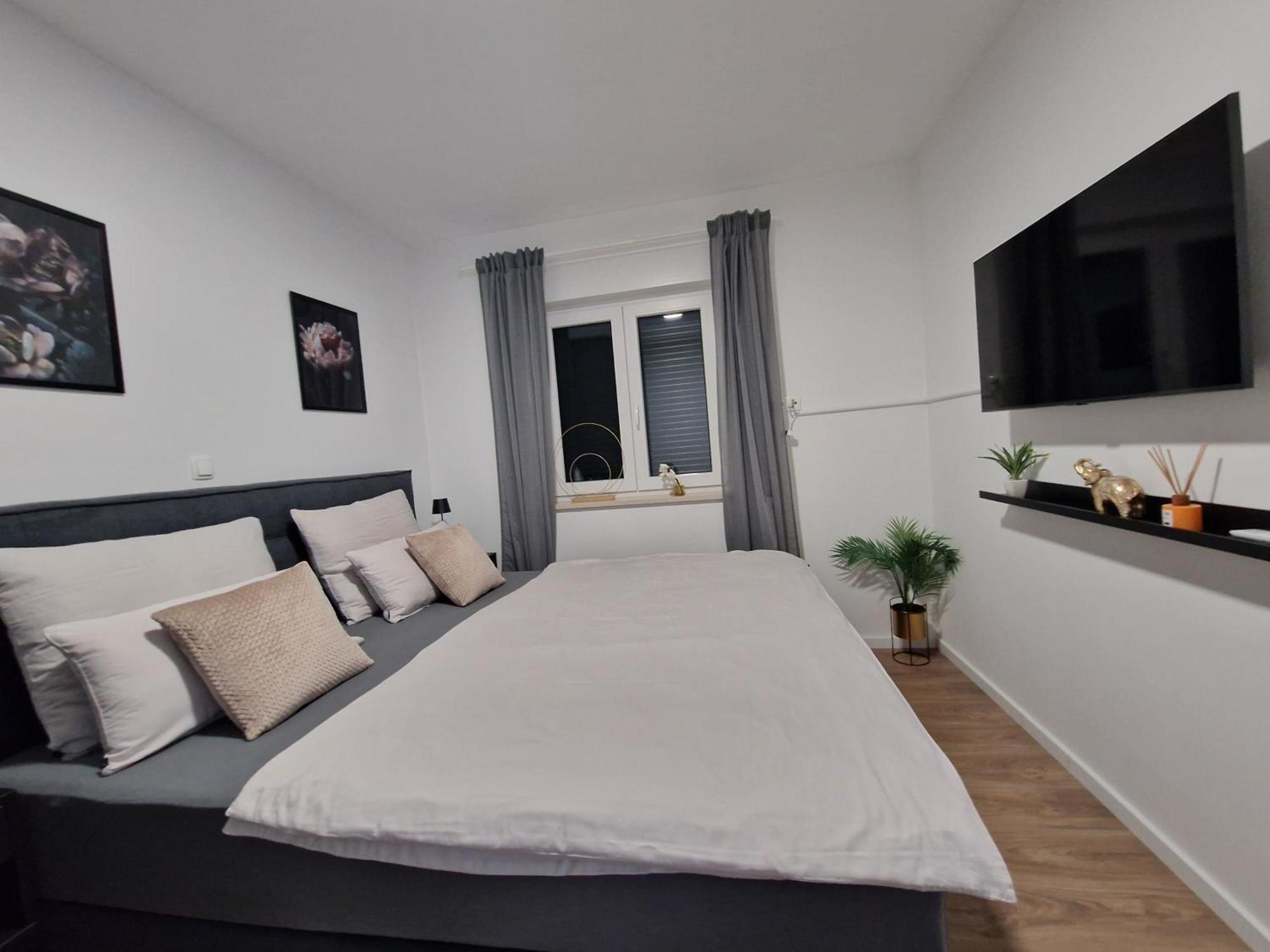 Deluxe Apartment Mila نين المظهر الخارجي الصورة